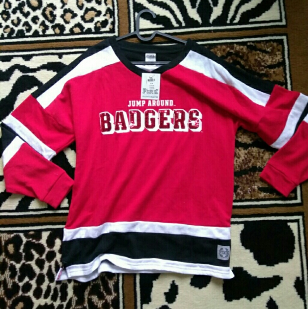 🎉🆕 Victoria's Secret PINK Collegiate sweater